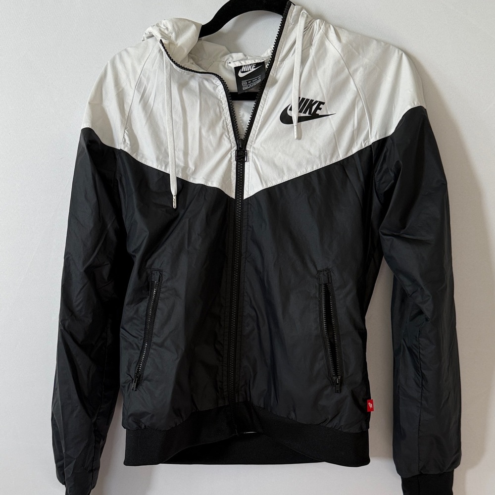 Nike Women’s Black and White Jacket